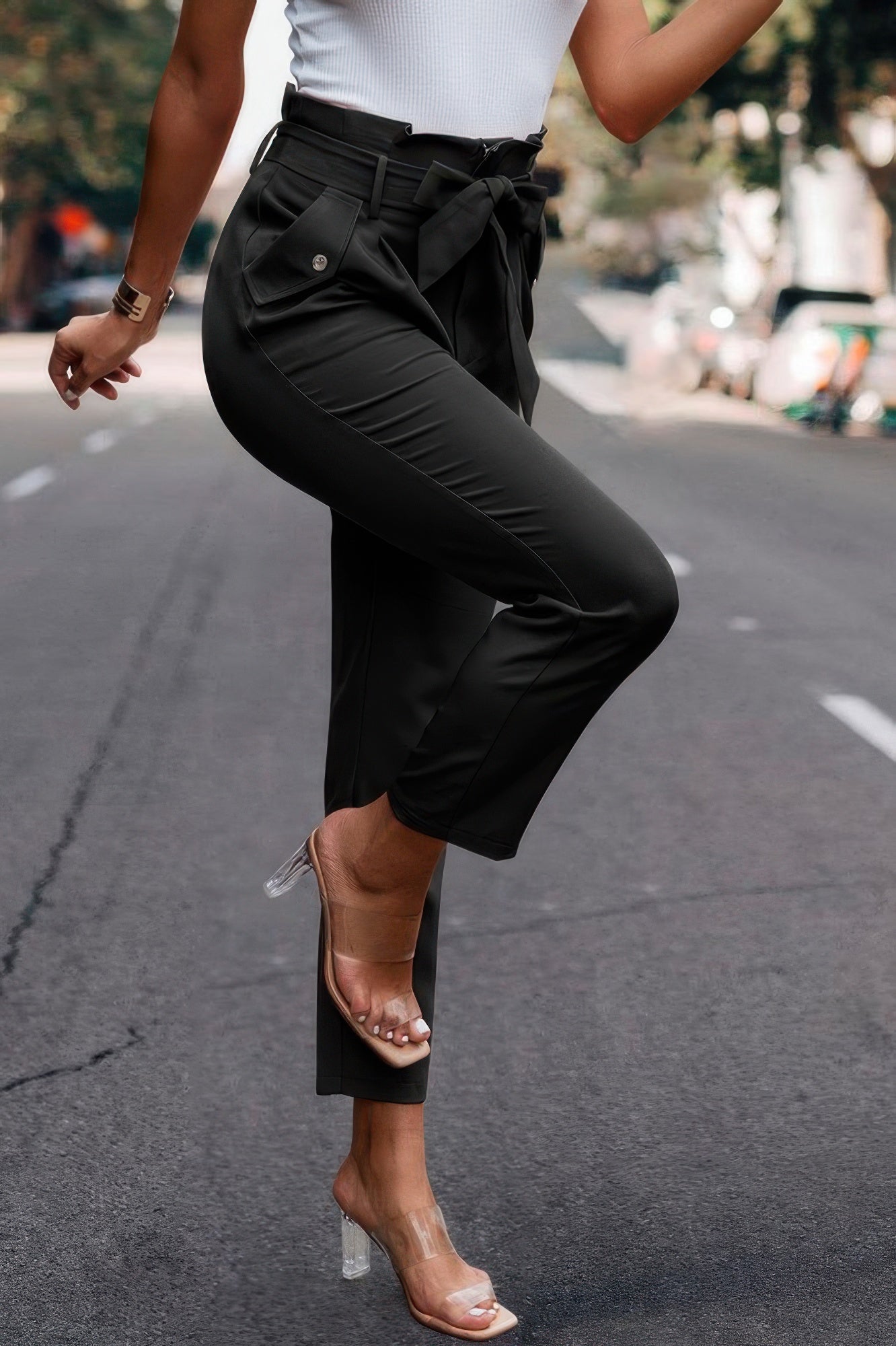 Women's ruffle belt skinny pants in olive green with stylish cargo pockets for a trendy look